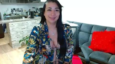 karime lee online show from April 20, 10:29 am