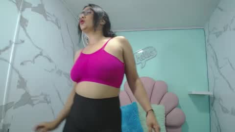 Snapshot of karime_sexygirl chatting on January 15, 11:53 am Karime online show from January 15, 11:53 am