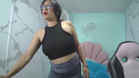 Snapshot of karime_sexygirl chatting on January 16, 2:19 pm Karime online show from January 16, 2:19 pm