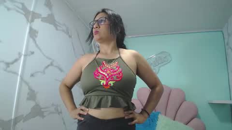 Snapshot of karime_sexygirl chatting on January 19, 11:12 am Karime online show from January 19, 11:12 am