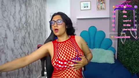 Snapshot of karime_sexygirl chatting on February 14, 11:42 pm Karime online show from February 14, 11:42 pm