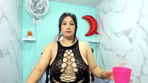 Snapshot of karime_sexygirl chatting on September 27, 11:04 am Karime online show from September 27, 11:04 am