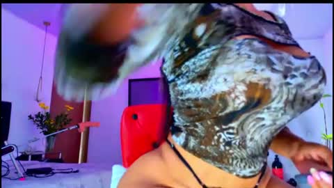 Snapshot of karina4squirt chatting on June 13, 4:38 pm karina4squirt online show from June 13, 4:38 pm