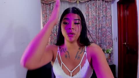 Snapshot of karina_2205 chatting on February 3, 1:40 pm Karina online show from February 3, 1:40 pm