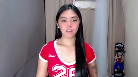 I AM BELLE online show from April 14, 3:18 pm