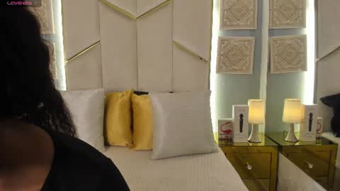 karinaacox online show from July 4, 12:11 pm