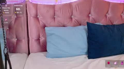 Snapshot of karinajtorress chatting on July 23, 2:31 am KARINA online show from July 23, 2:31 am