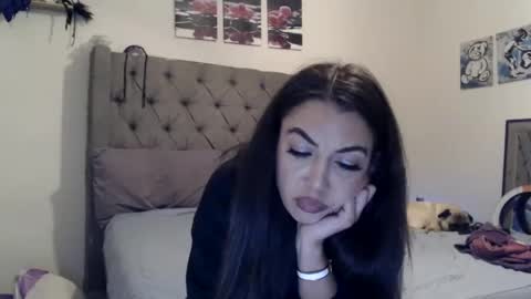 Snapshot of karinakummings chatting on December 20, 12:01 pm karinakummings online show from December 20, 12:01 pm