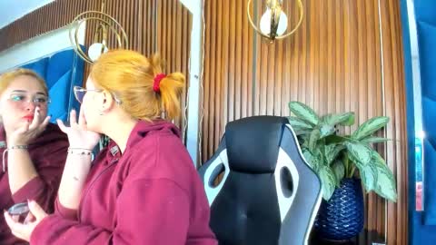 karinasanchezz online show from October 24, 12:12 pm