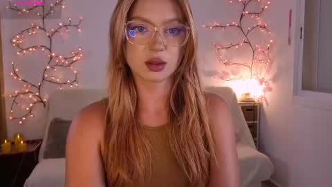 Snapshot of karinchik_ chatting on July 16, 8:04 pm Karina online show from July 16, 8:04 pm