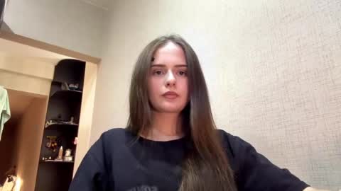 Snapshot of karinecheverton chatting on May 20, 1:50 pm Lilu online show from May 20, 1:50 pm