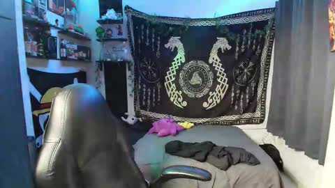 Snapshot of kariozzz chatting on February 2, 10:19 pm call me kai 3 online show from February 2, 10:19 pm