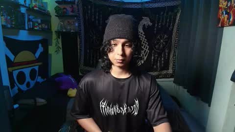 Snapshot of kariozzz chatting on February 8, 7:17 pm call me kai 3 online show from February 8, 7:17 pm