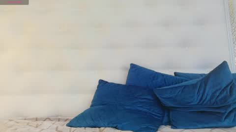 KARISSIA online show from April 6, 4:46 am