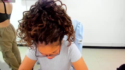 karla_cg online show from December 22, 2:47 pm