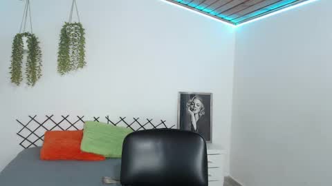 Karla online show from September 25, 1:48 pm