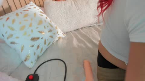 Karla Gonzaless online show from April 19, 10:58 am