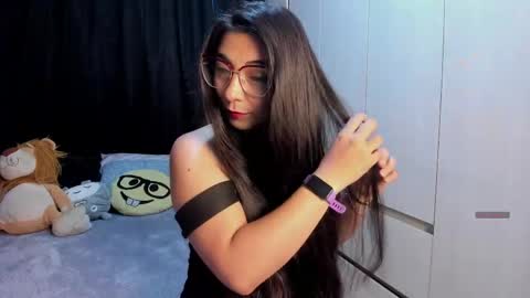 Snapshot of karla_hernandez chatting on April 29, 10:52 am Karla online show from April 29, 10:52 am