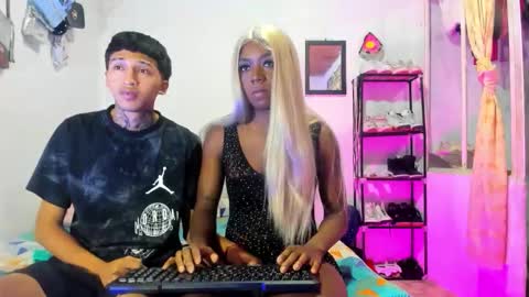 Snapshot of karla_hernandez_ chatting on November 13, 10:41 pm Karlaa online show from November 13, 10:41 pm