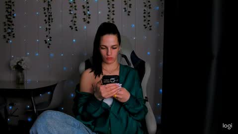 Snapshot of karla_lim chatting on March 6, 9:20 pm karla_lim online show from March 6, 9:20 pm