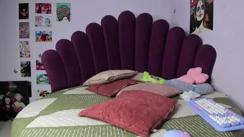 Snapshot of karla_ricochett chatting on February 19, 3:24 am karen online show from February 19, 3:24 am