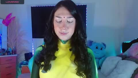 Snapshot of karla_zambrano chatting on December 19, 10:10 pm karla online show from December 19, 10:10 pm