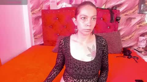 Snapshot of karlaahott chatting on April 18, 7:40 pm karlaahott online show from April 18, 7:40 pm