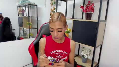 karlaslutskinny__ online show from December 17, 3:23 am