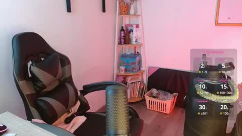 Snapshot of karlavittar chatting on February 24, 10:58 pm karlavittar online show from February 24, 10:58 pm