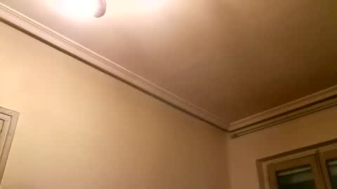 Snapshot of karlpal chatting on December 9, 12:01 am karlpal online show from December 9, 12:01 am