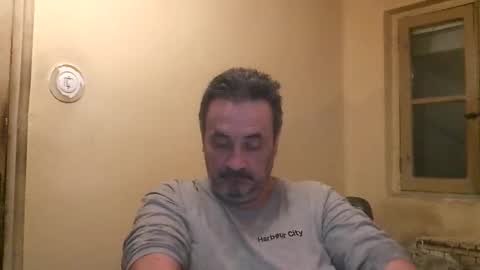 Snapshot of karlpal chatting on March 9, 5:44 am karlpal online show from March 9, 5:44 am