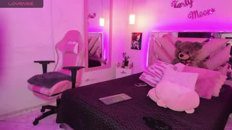 Karly Moonns online show from July 16, 12:33 pm