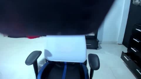 Snapshot of karly_shiine_ chatting on September 10, 2:22 am karly. online show from September 10, 2:22 am