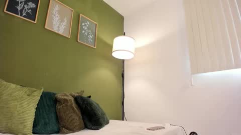 Karlye online show from September 12, 1:11 pm