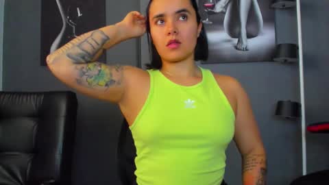 Snapshot of karlyjons_ chatting on March 9, 8:35 pm online show from March 9, 8:35 pm