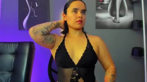 Snapshot of karlyjons_ chatting on July 10, 5:26 pm online show from July 10, 5:26 pm