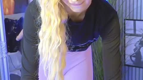 Julia online show from July 18, 7:28 pm