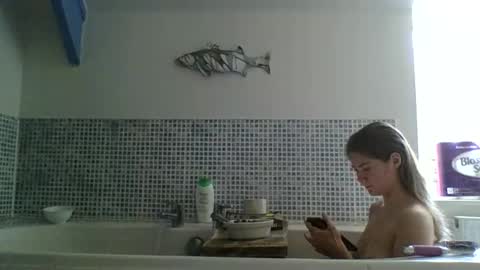 Karma Queen online show from April 19, 8:35 am