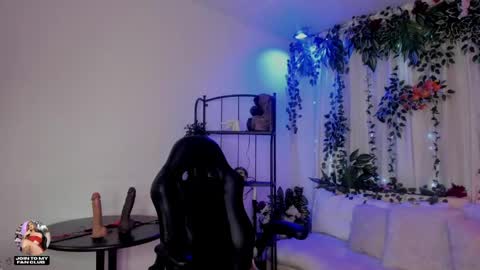 Snapshot of karol_elegance_ chatting on April 30, 12:55 pm karol online show from April 30, 12:55 pm