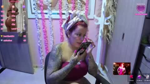 Snapshot of karol_milf__ chatting on July 18, 10:57 pm kAROL MILF online show from July 18, 10:57 pm