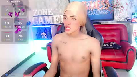 Snapshot of karol_vanessa__ chatting on April 29, 5:30 pm karol Vanessa online show from April 29, 5:30 pm