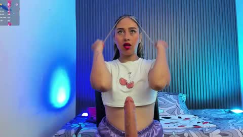 Snapshot of karola_cute_ chatting on May 22, 10:32 am katalina online show from May 22, 10:32 am