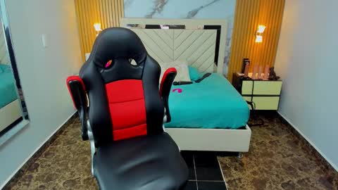 Karol and Luna online show from February 24, 7:45 pm