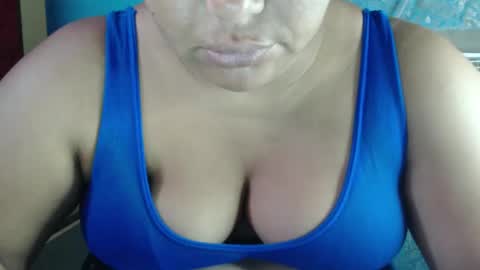 karolbb online show from December 2, 11:23 am