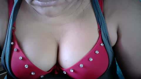 karolbb online show from December 8, 4:28 pm