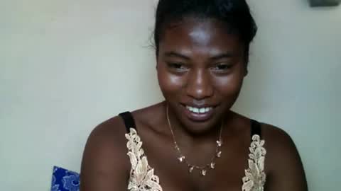 karoliee online show from April 17, 7:44 am