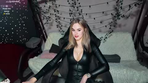 KarolinaHayes online show from March 15, 4:57 pm