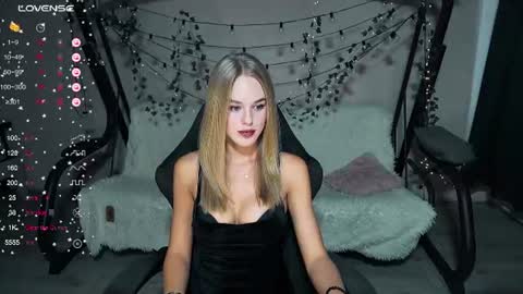 Snapshot of karolinahayes chatting on July 24, 4:49 pm KarolinaHayes online show from July 24, 4:49 pm