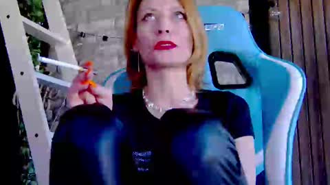 Snapshot of karoline121 chatting on March 4, 9:07 am karoline121 online show from March 4, 9:07 am