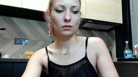 karoline121 online show from November 25, 5:57 pm